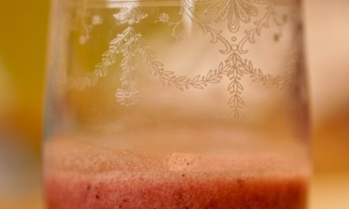 Foto zu Beeren-Dattel-Smoothie
